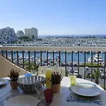 Sol-y-days Eden, Magnifique De Deux Chambres, En Duplex Face A La Et Au Port De Plaisance Apartmán *