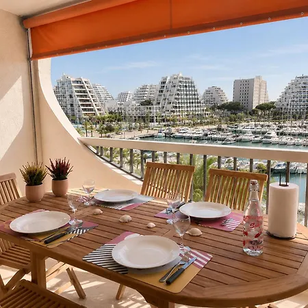 Sol-y-days Eden, Magnifique De Deux Chambres, En Duplex Face A La Et Au Port De Plaisance Apartmán